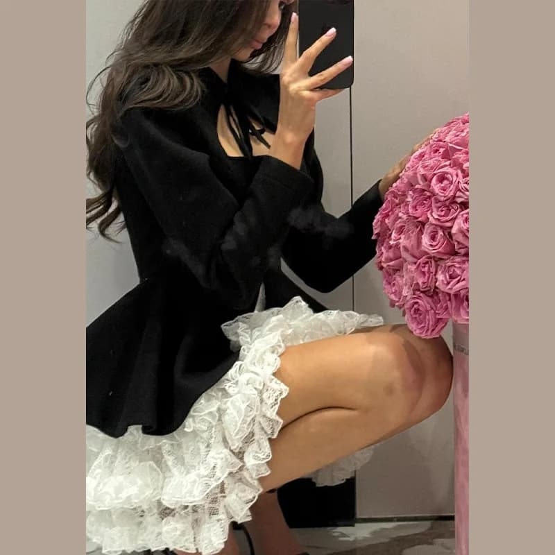 Femmes robes en dentelle à la mode deux couleurs frappées faux deux pièces Mini jupe col carré à man