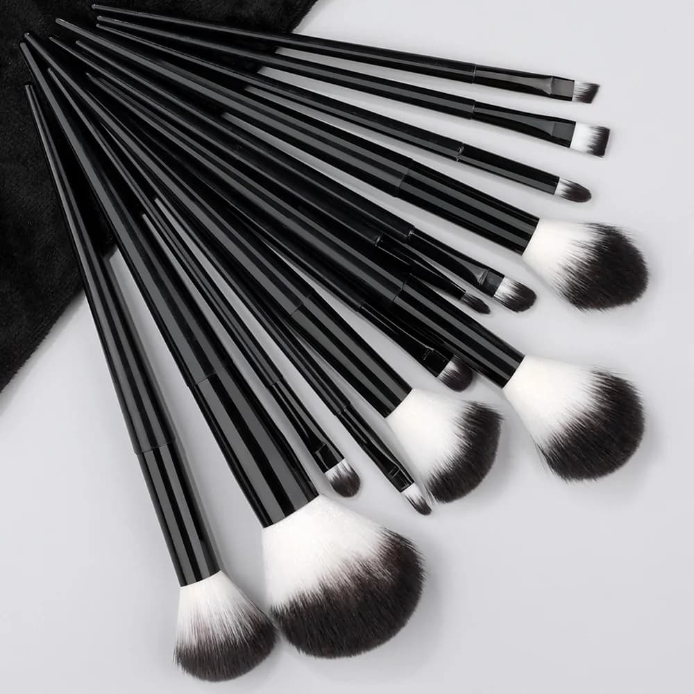 Ensemble de pinceaux de maquillage professionnels, 13 pièces, détails doux, Blush, surligneur, fond 