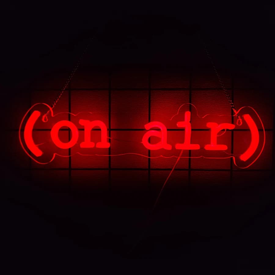 Enseigne au néon de studio pour la décoration murale, panneaux au néon pour flux en direct sur l'air