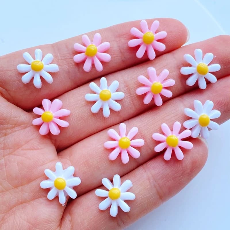 50 pièces nouveau 11mm mignon Mini chrysanthème dos plat résine Cabochons Scrapbooking bijoux à bric