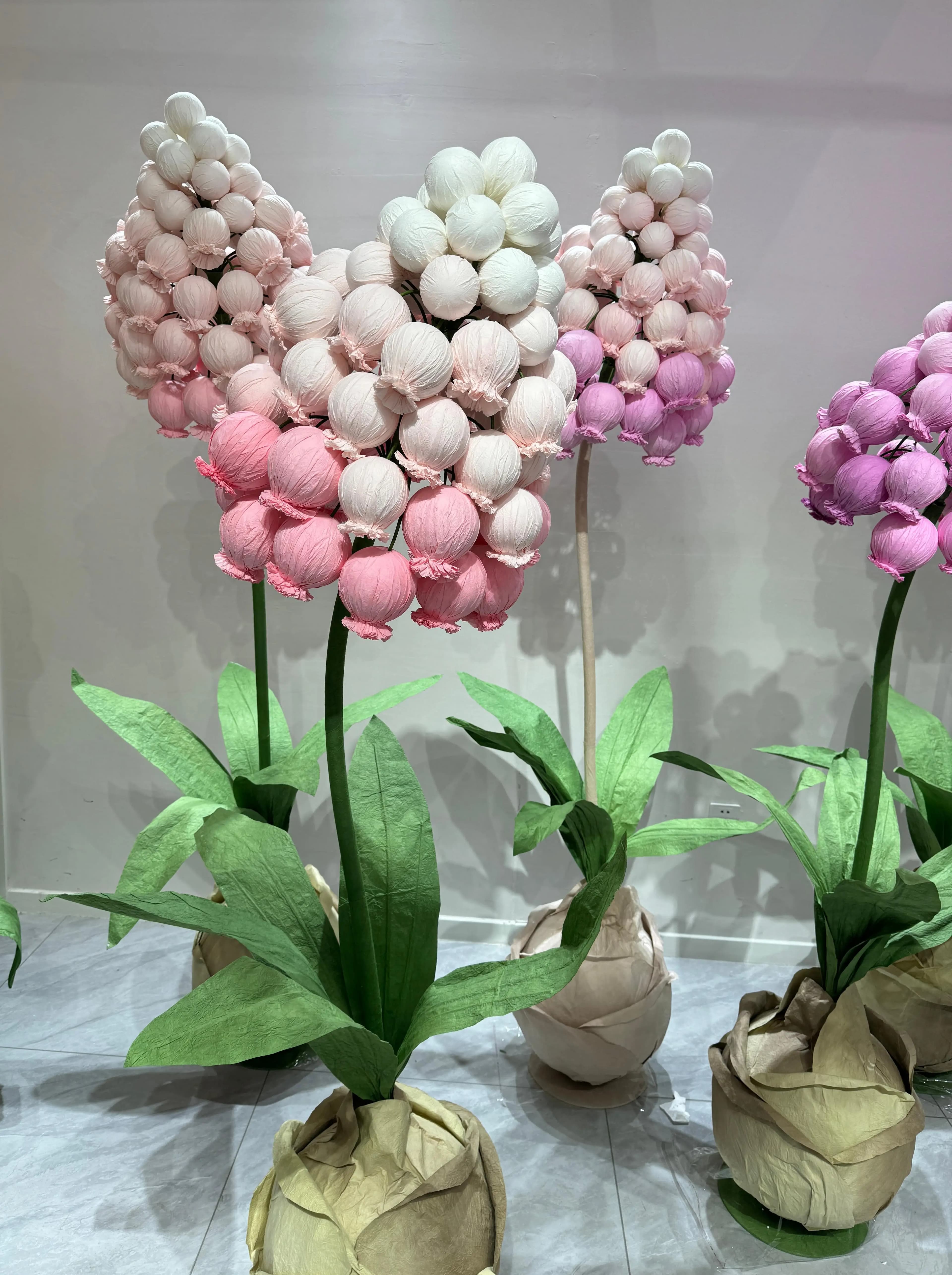Ampoule géante en papier faite à la main, décoration d'activité intérieure