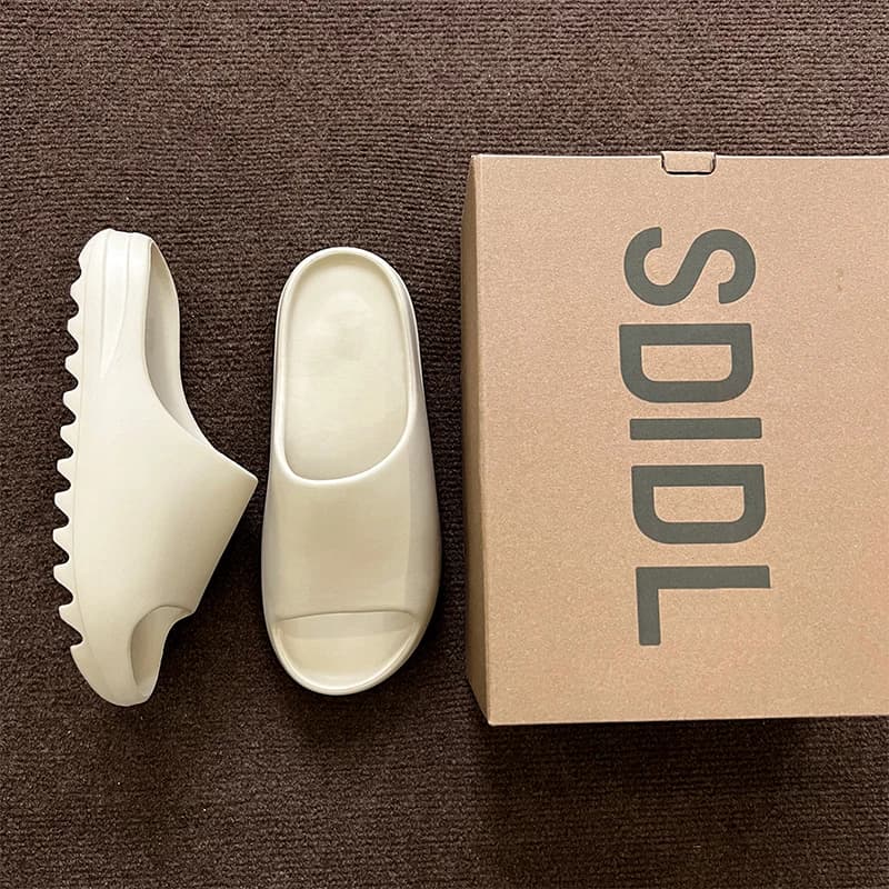 Sandales YZY d'été 2026 pour hommes et femmes – Claquettes originales décontractées en EVA pour la p