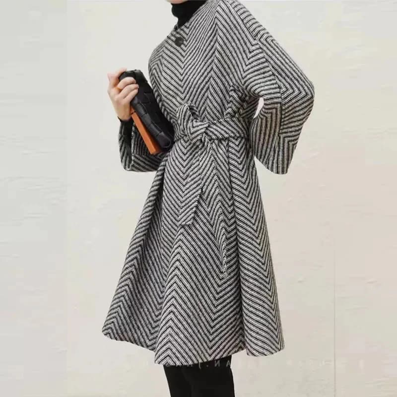 Manteau en laine feutrée haut de gamme pour femme, motif à chevrons, style Hepburn, niche, début du 