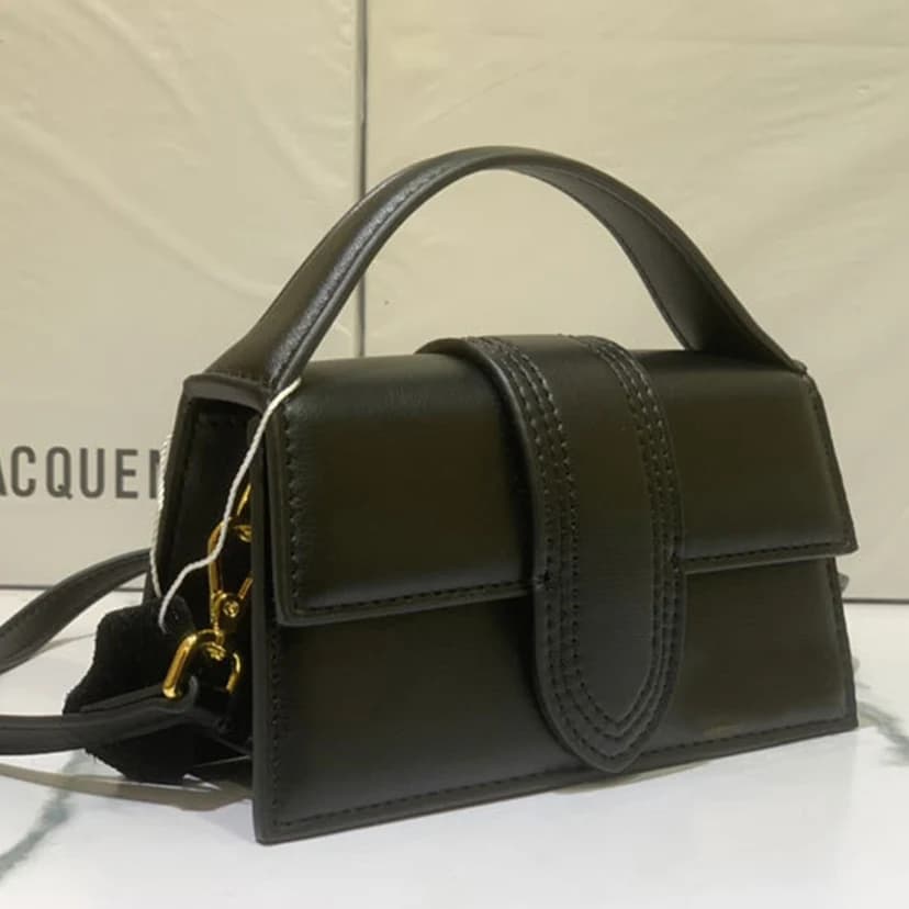 Sac bandoulière carré petit format pour femme JA, avec rabat texturé, à porter à la main ou en bando