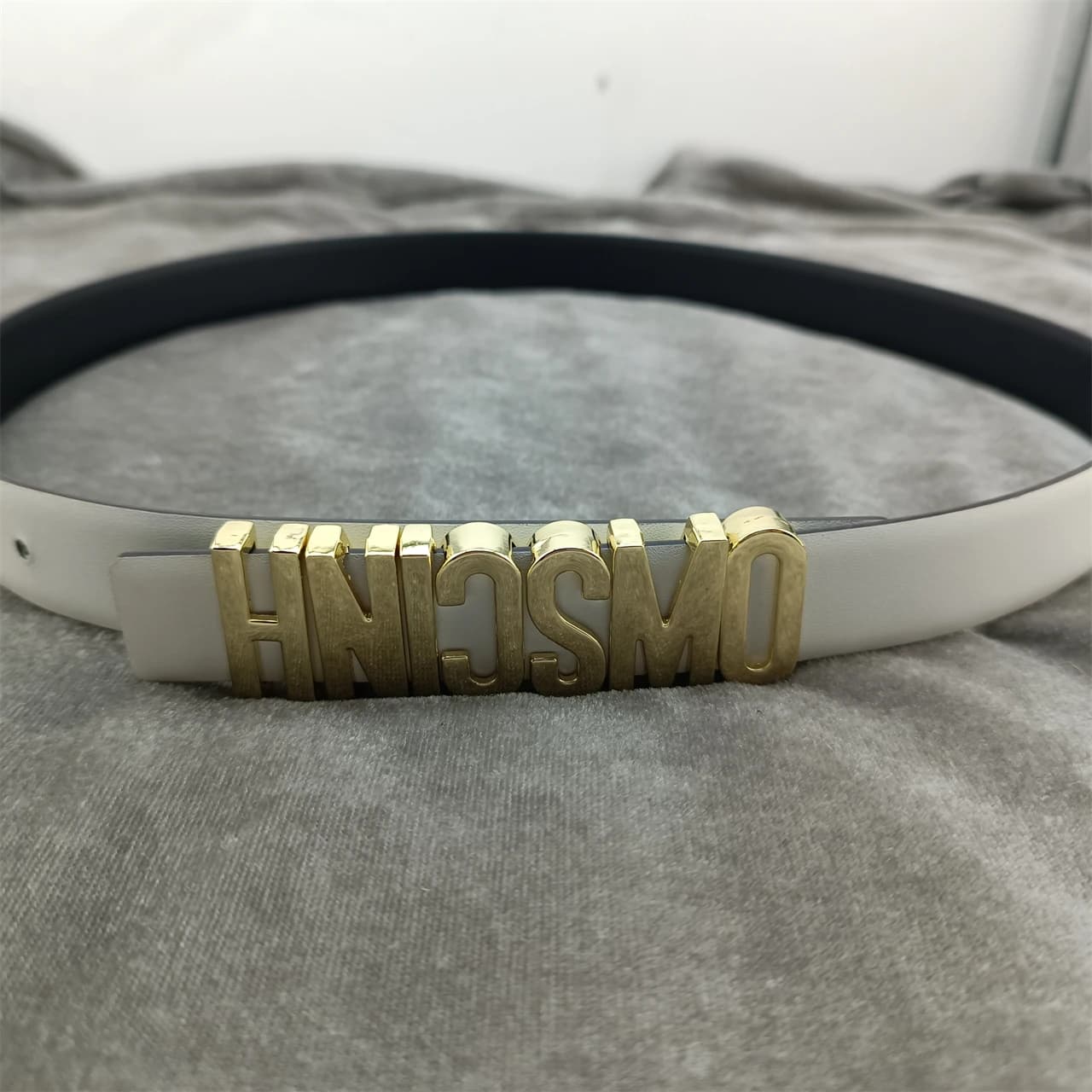 Ceinture de luxe en cuir uni de 2,5 cm de large pour femme – Conception perforée personnalisable pou