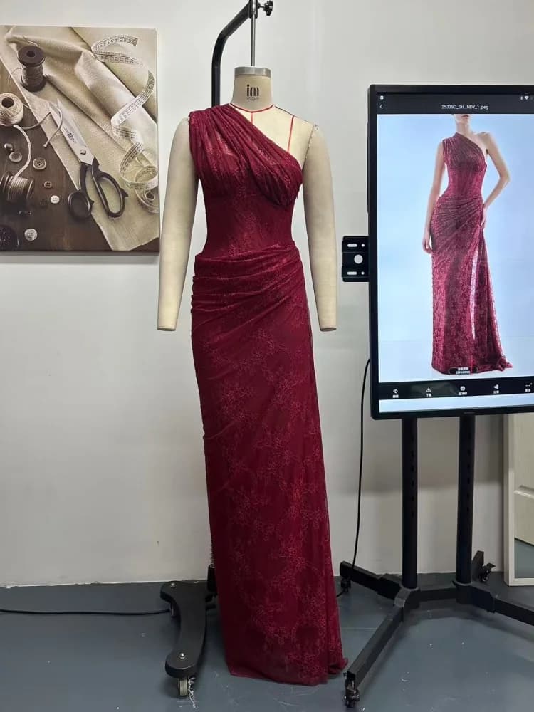 VC Robes longues élégantes en dentelle bordeaux à une épaule pour femme – Robe de soirée drapée coup