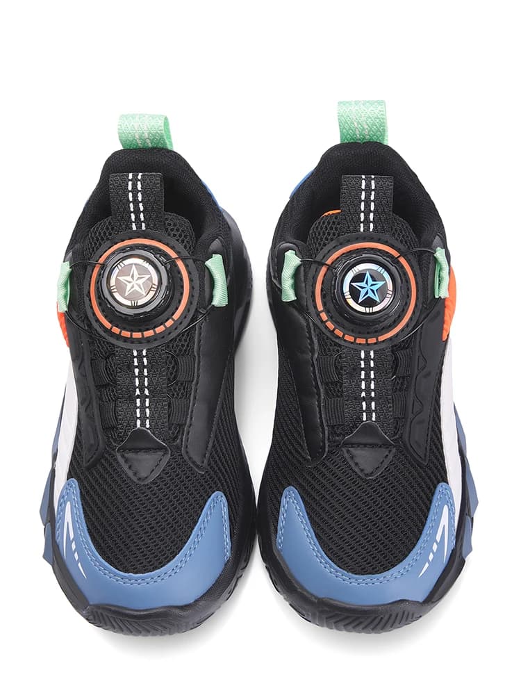 Nouvelles baskets tendance en maille bloquée de couleur pour garçons avec boucle à bouton, chaussure