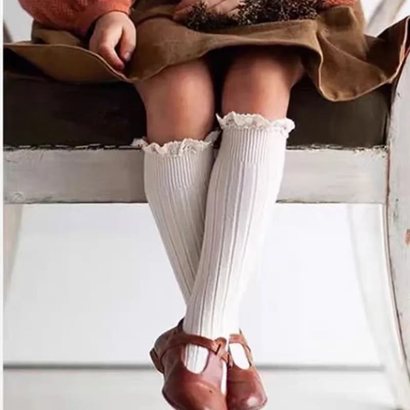 Chaussettes hautes à volants pour enfants, chaussettes longues en coton doux pour tout-petits, unifo