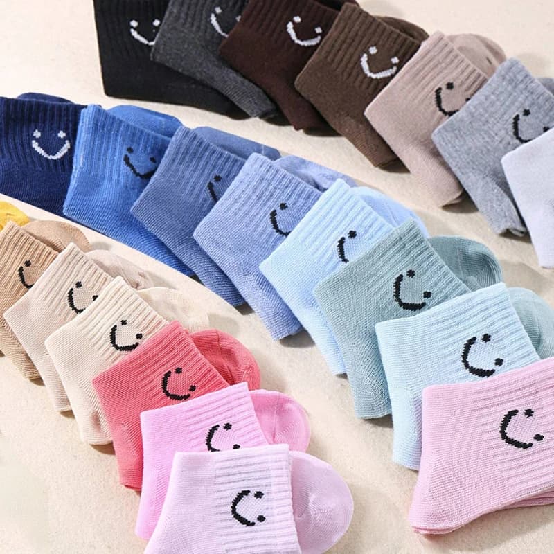 10 paires de chaussettes mi-mollet pour enfants, jolies chaussettes de couleur unie à motif de visag