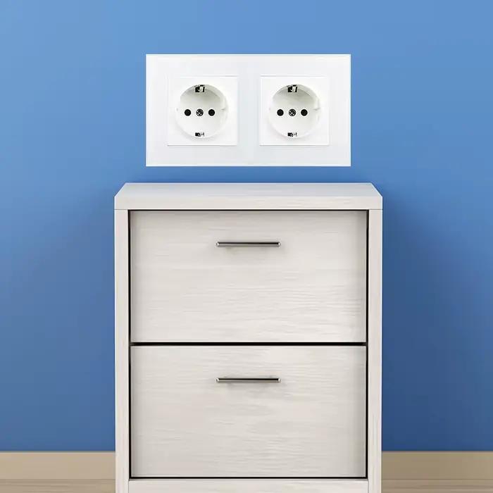 Prise murale triple standard UE pour prises électriques domestiques