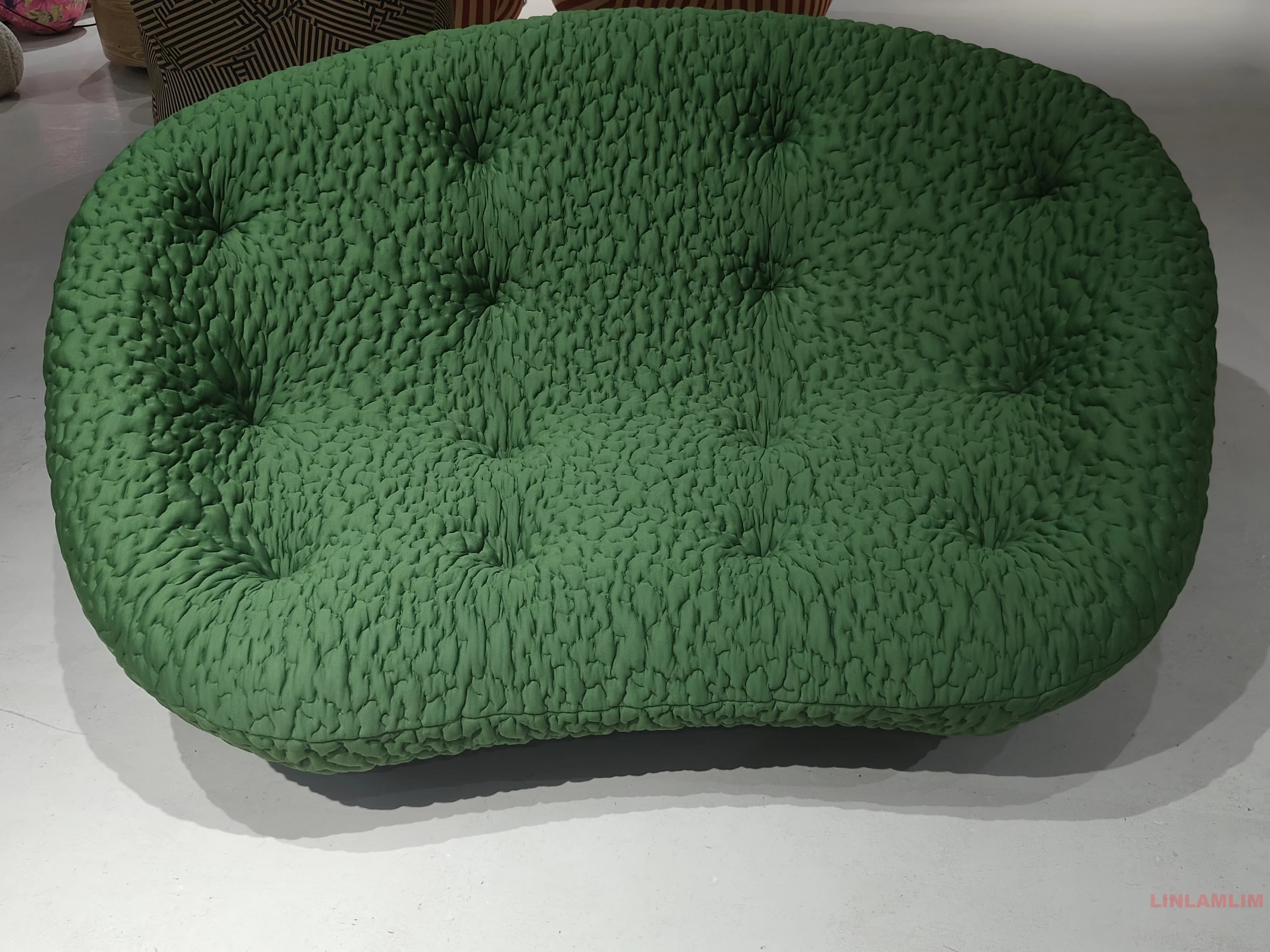 Linlamlim-Canapé italien de luxe, design moderne unique, canapé en tissu texturé solutions.com pour