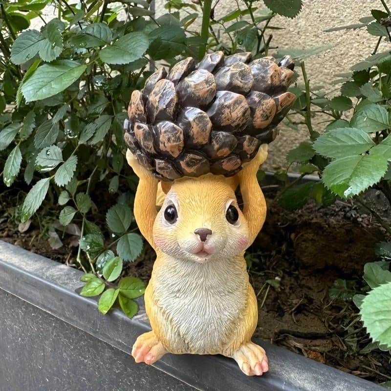 Sculpture décorative d'extérieur en forme d'écureuil de dessin animé pour jardin, cour et parc