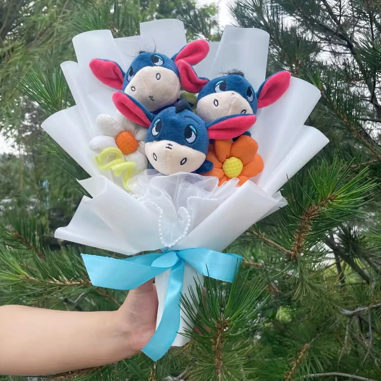 Poupée en peluche Winnie l'ourson, jouet de dessin animé, Bouquet de fleurs fait à la main, cadeaux