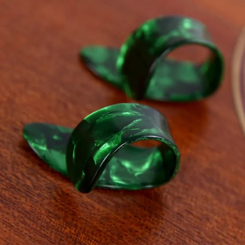 4 pièces main droite pouce doigt plectres de guitare ensemble droit d'ongles style doigt prévention