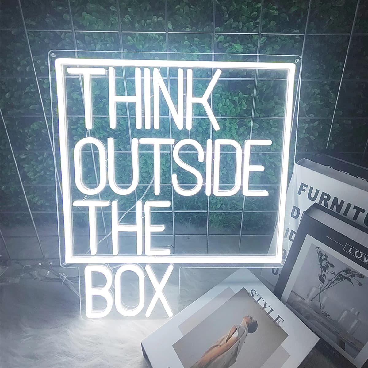 Enseigne au néon Think vissée Tside the Box, personnalisée, décoration d'intérieur, fête d'anniversa