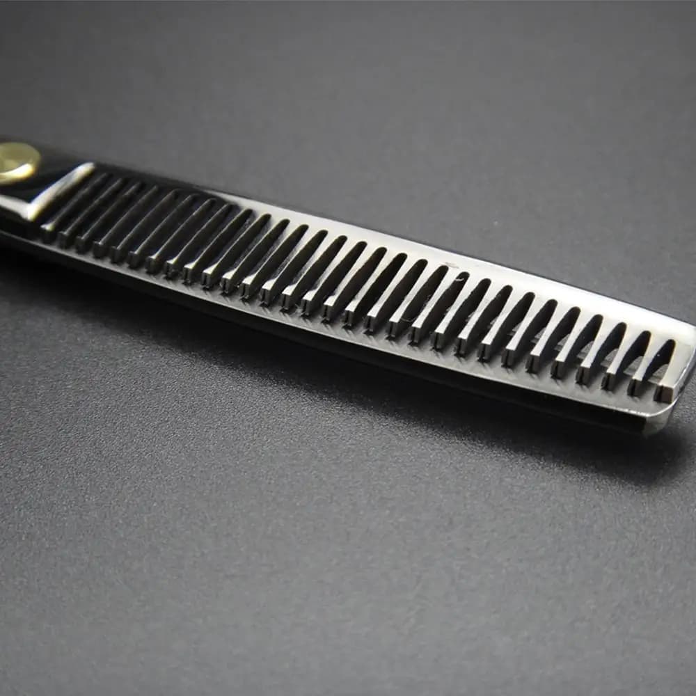 Ciseaux professionnels de barbier Qlating en titane japonais 440C, pour coiffeur 5.5 / 6.0, ciseaux