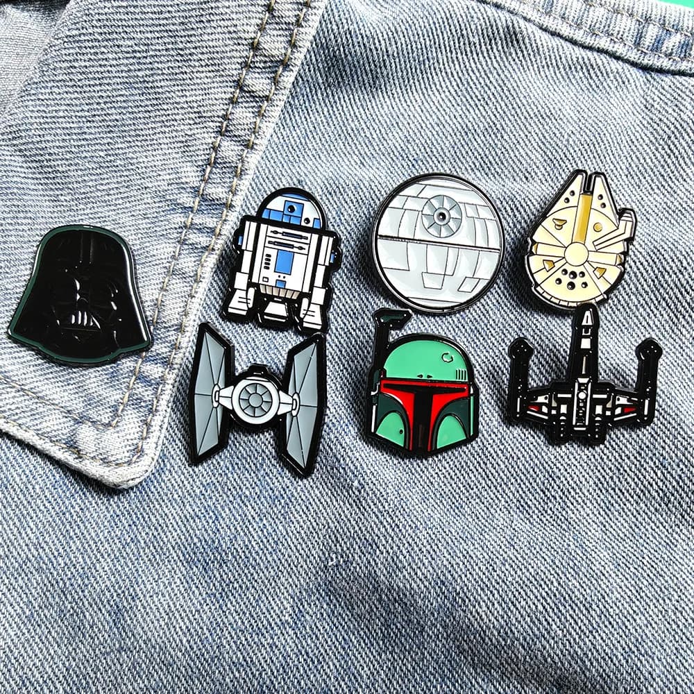 Ensemble de 7 broches Star Wars - Stormtrooper R2-D2 Death Star Millennium Falcon Darth Vader Anime