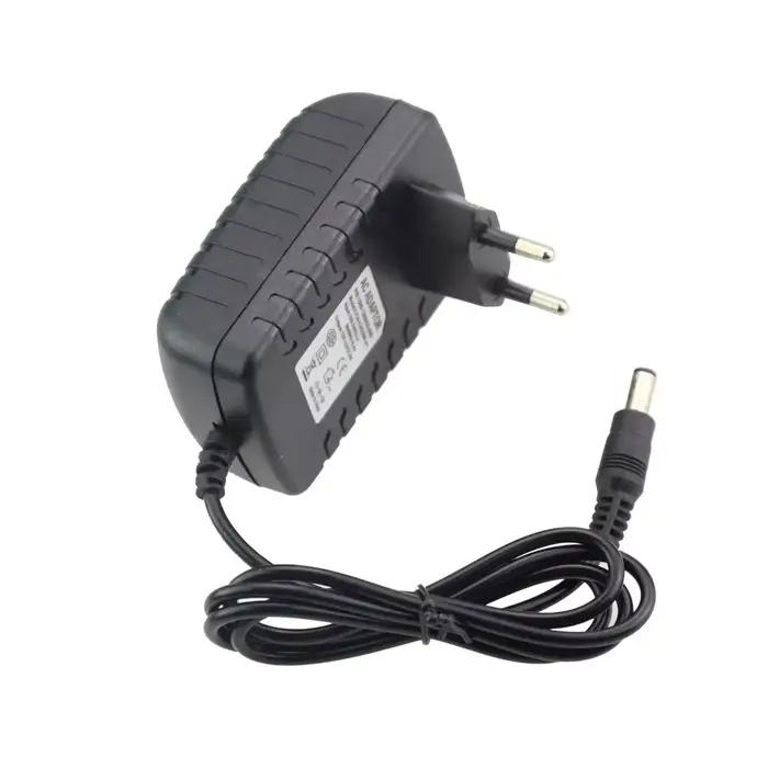 Transformateur d'alimentation 12 volts AC 110V 220V à DC 12V avec sortie 1500mA pour éclairage LED occasionnelle décoration et usage quotidien