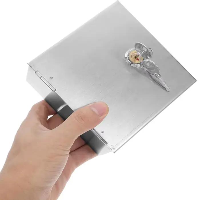 Boîte de prise extérieure verrouillable en acier inoxydable pour une utilisation électrique sécurisée avec conception anti-éclaboussures et options de fixation sécurisées