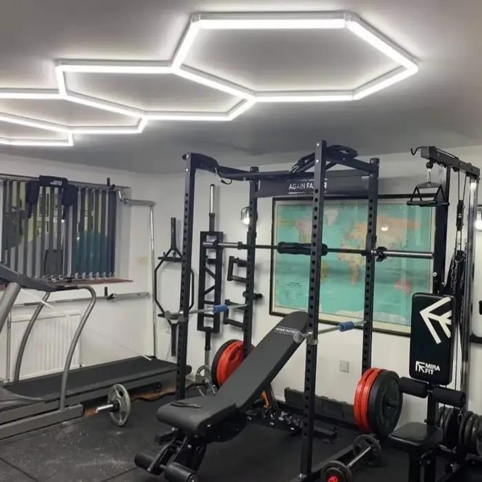 Lumière LED hexagonale pour Garage