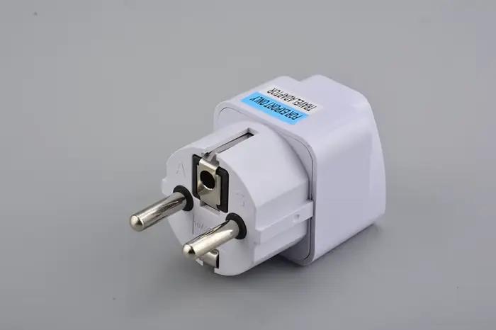 Adaptateur universel gris de prise de l'UE convertisseur électrique de voyage pour rénovation maison et voyages internationaux avec prise universelle pour 153 pays