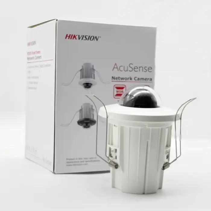 Hikvision – Mini caméra IP 4MP AcuSense à installer au plafond